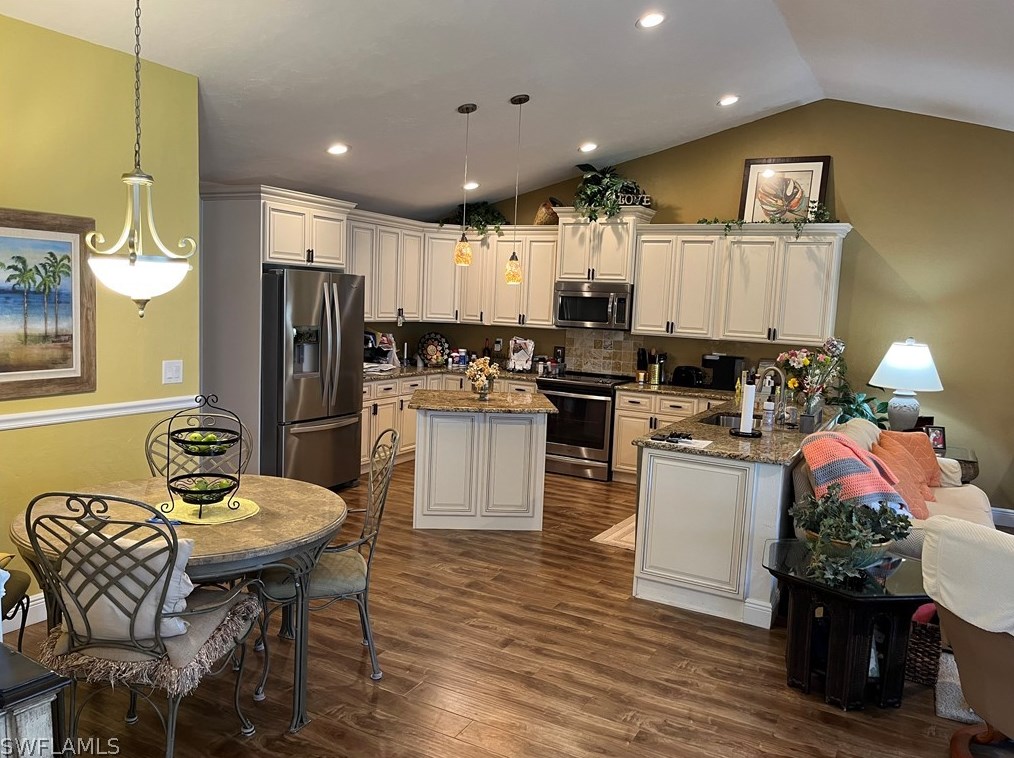 6974 Brandywine Cir, Fort Myers, FL 33919-7339