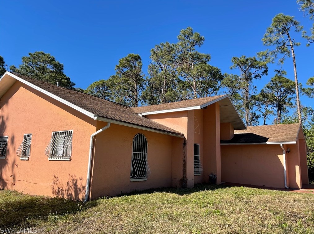 407 Richmond Ave N, Lehigh Acres, FL 33972