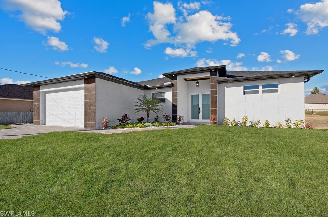 821 44th Ln, Cape Coral, FL 33909-6111