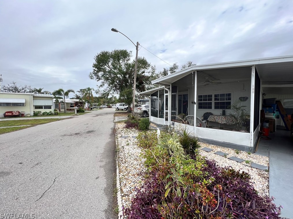123 Gaslight Ave, Fort Myers, FL 33917-6532