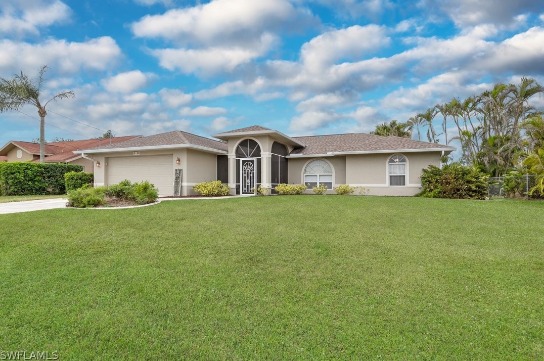 516 17th Pl, Cape Coral, FL 33990-1640