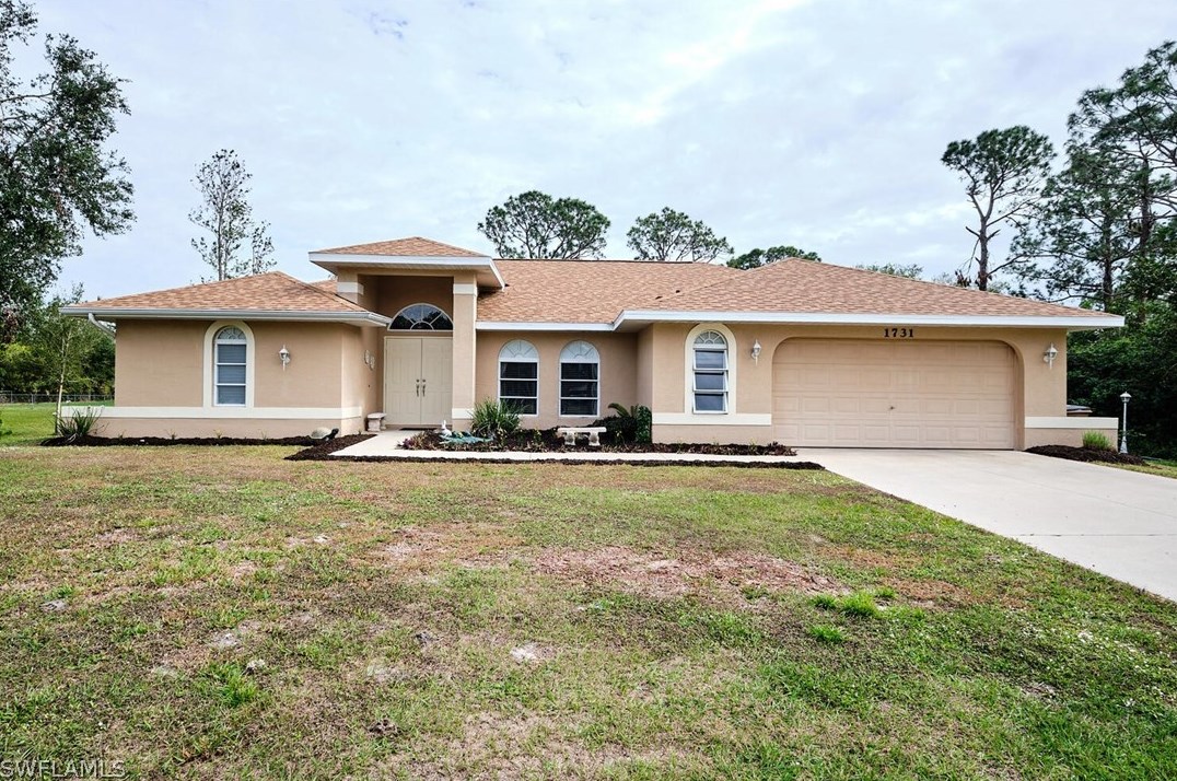 1731 Court Pl, Alva, FL 33920-3407
