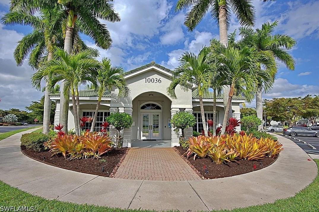 8070 Pacific Beach Dr, Fort Myers, FL 33966