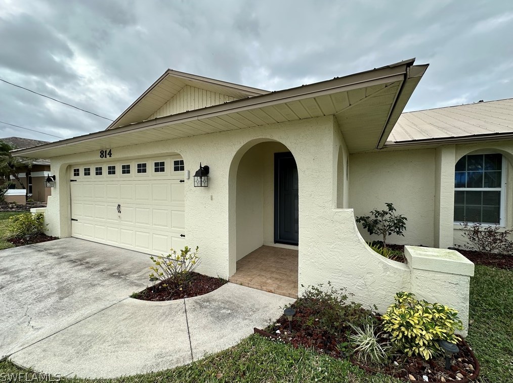 814 Se 21st Ave, Cape Coral, FL 33990