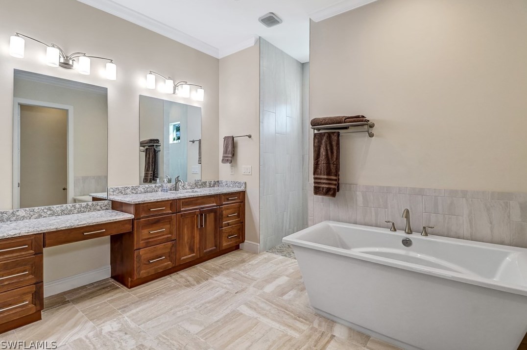 111 12th Ter, Cape Coral FL  33909-1112 exterior