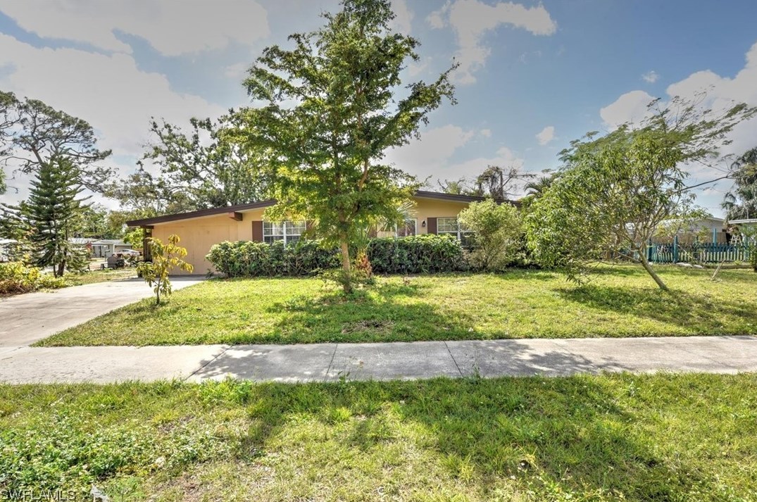 1856 Jefferson Ave, Fort Myers, FL 33901-8635