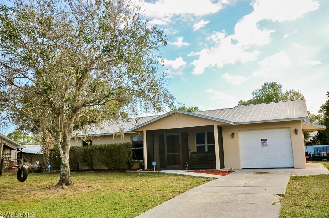 575 Sabal Palm Ct, Labelle, FL 33935-4695
