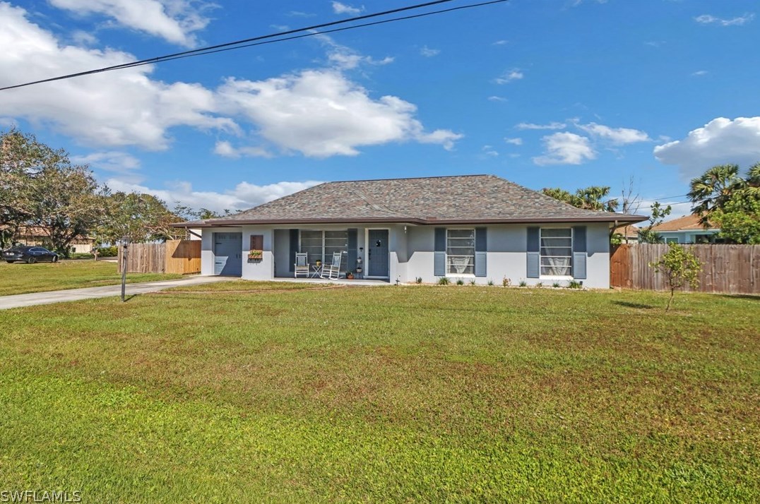 5520 Shaddelee Ln, Fort Myers, FL 33919-2524