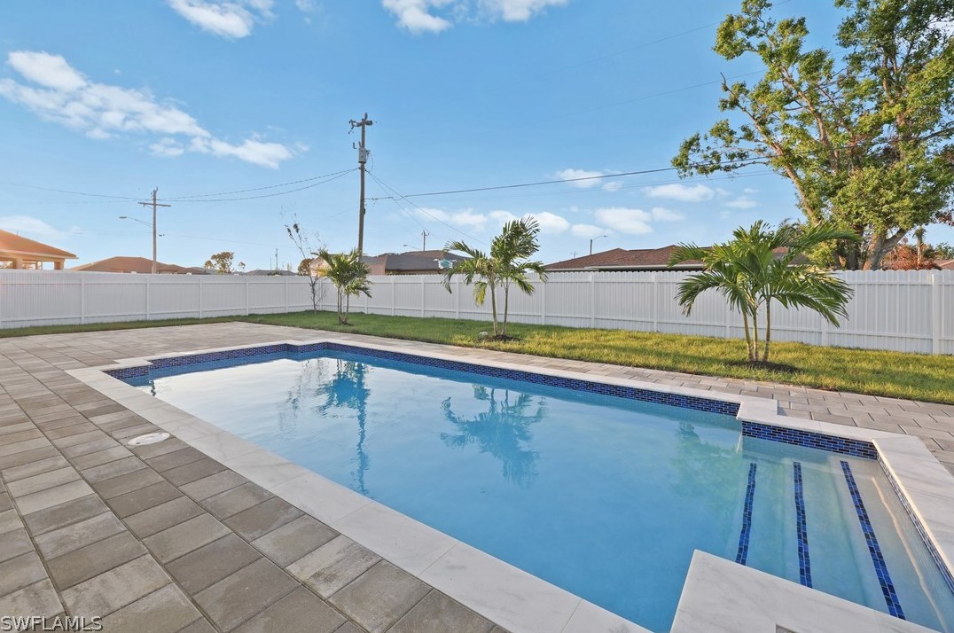 922 Se 6th St, Cape Coral, FL 33990