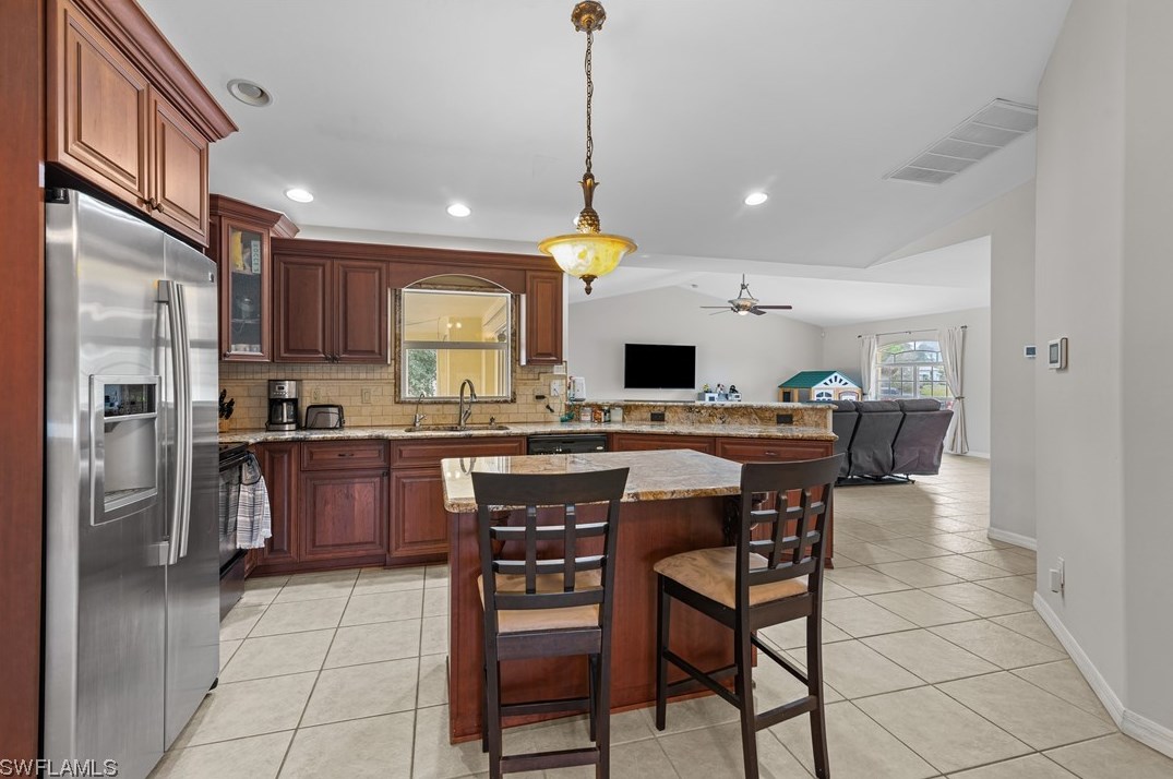 3737 Trent St, Fort Myers FL  33905-5715 exterior