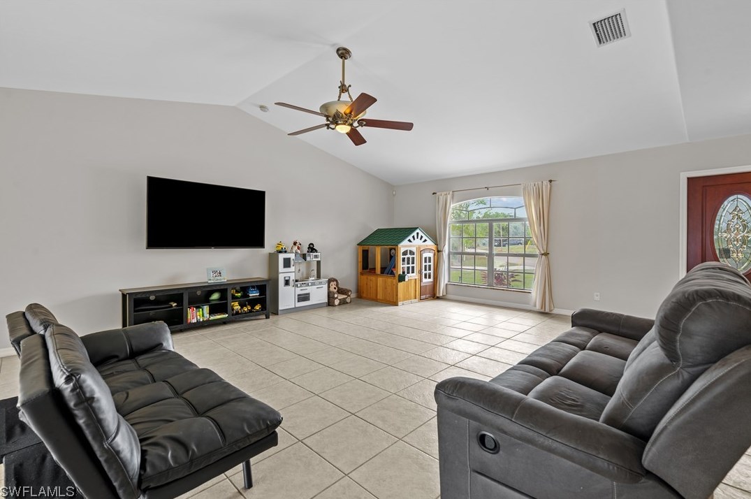 3737 Trent St, Fort Myers FL  33905-5715 exterior