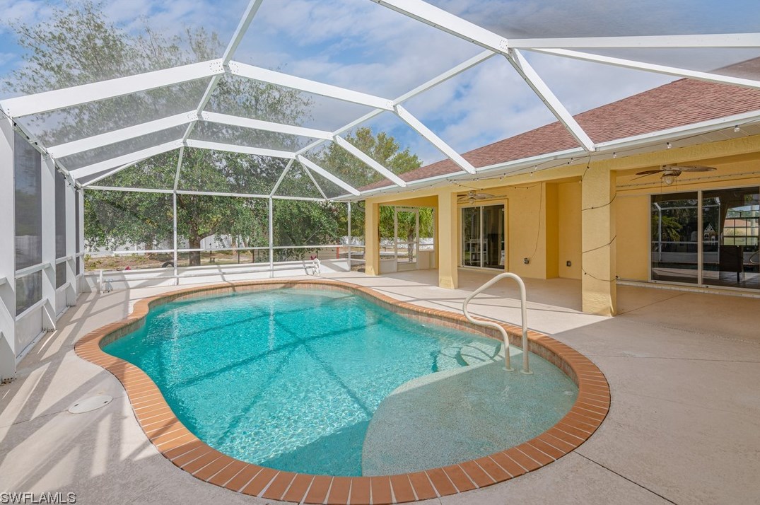 3737 Trent St, Fort Myers FL  33905-5715 exterior