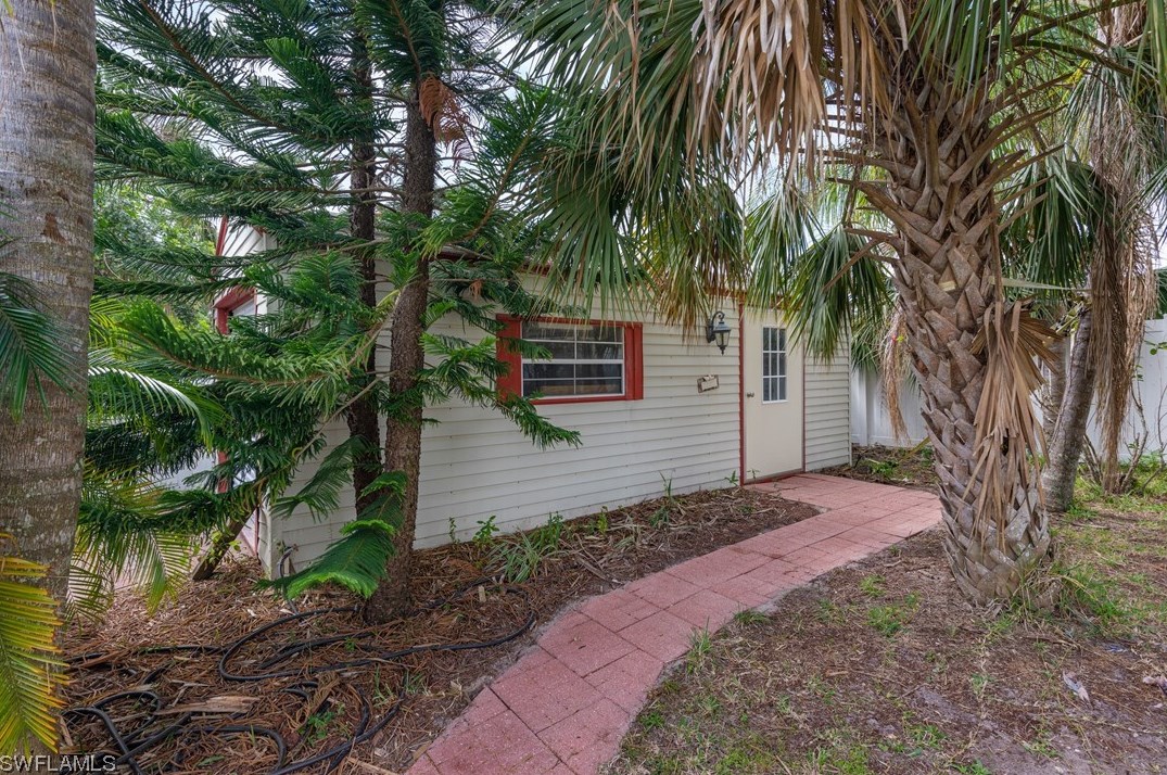 3737 Trent St, Fort Myers FL  33905-5715 exterior