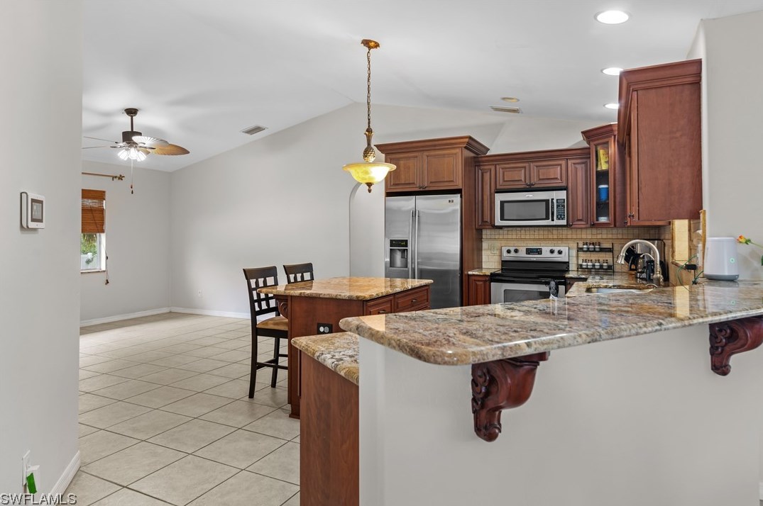 3737 Trent St, Fort Myers FL  33905-5715 exterior