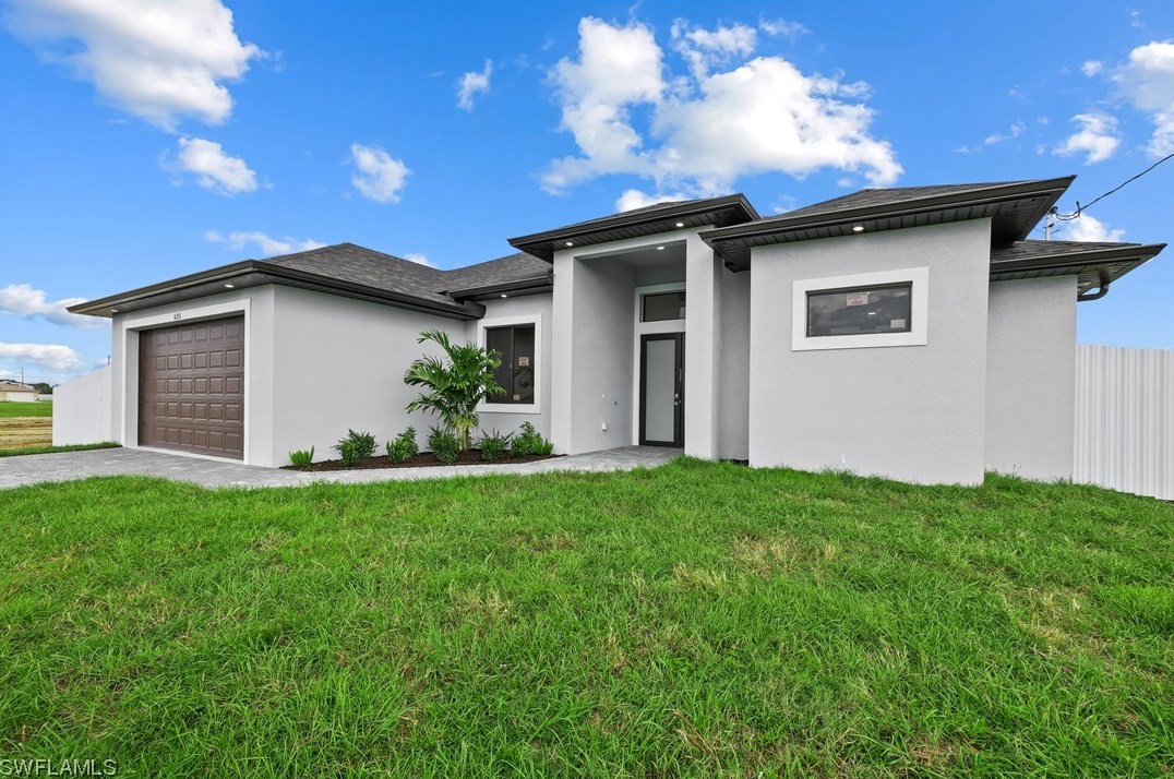 1005 9th Ter, Cape Coral, FL 33909-1473