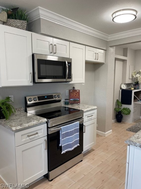 203 Oregon Way, Lehigh Acres, FL 33936