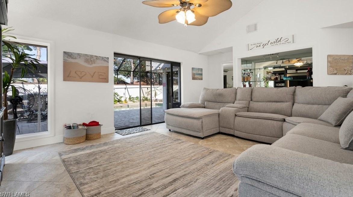 5412 Harbour Castle Dr, Fort Myers FL  33907-7841 exterior