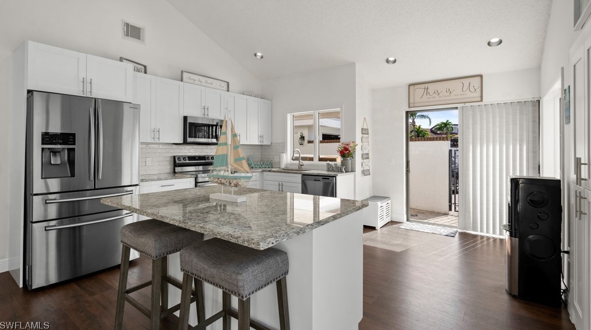 5412 Harbour Castle Dr, Fort Myers FL  33907-7841 exterior