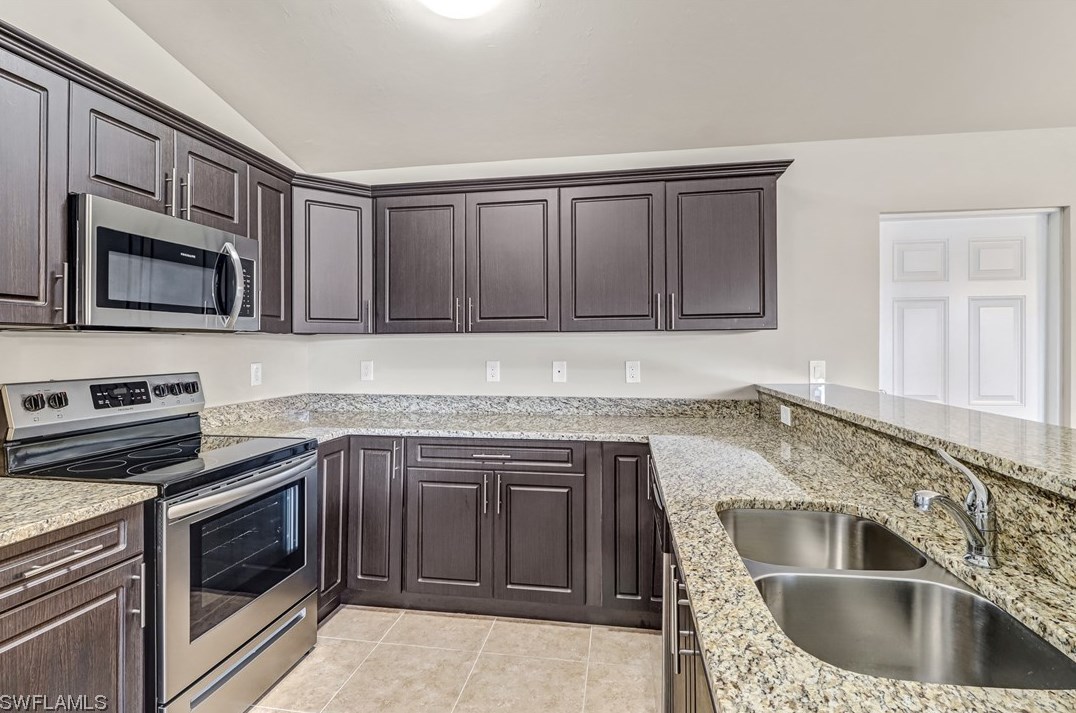 1407 Mohawk Pkwy, Cape Coral, FL 33914-5620