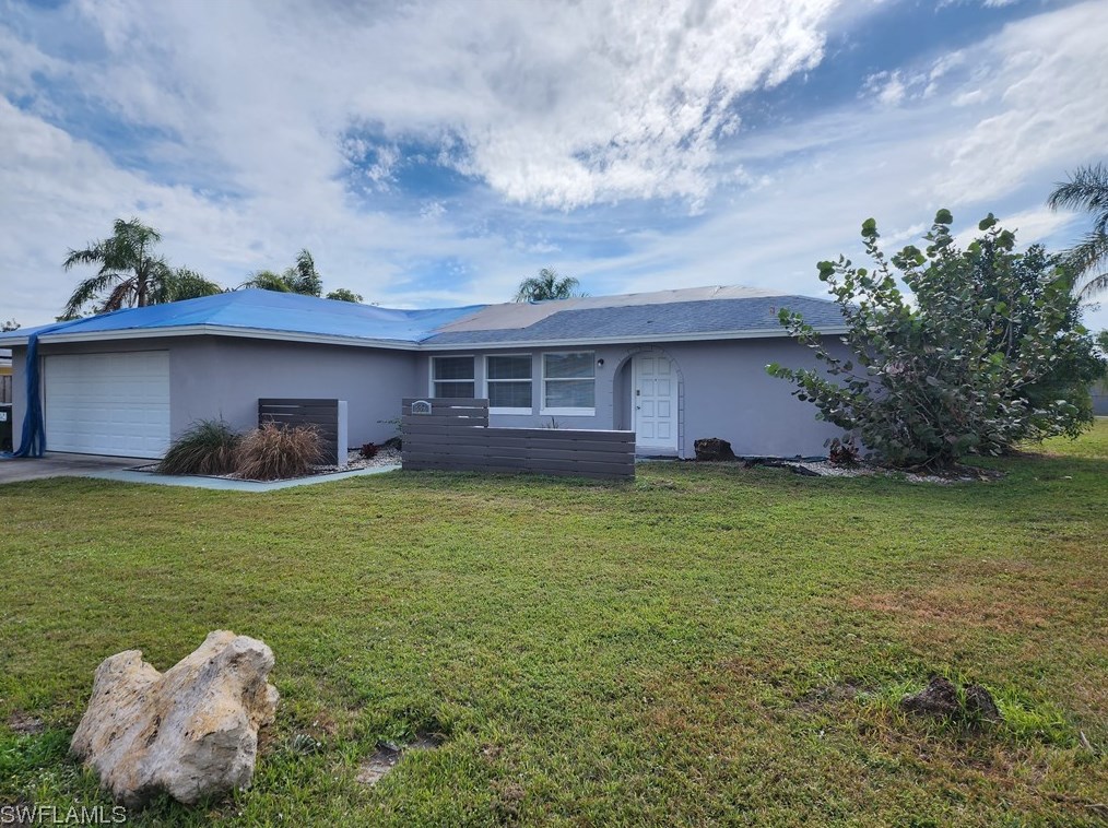 889 Adelphi Ct, Fort Myers, FL 33919
