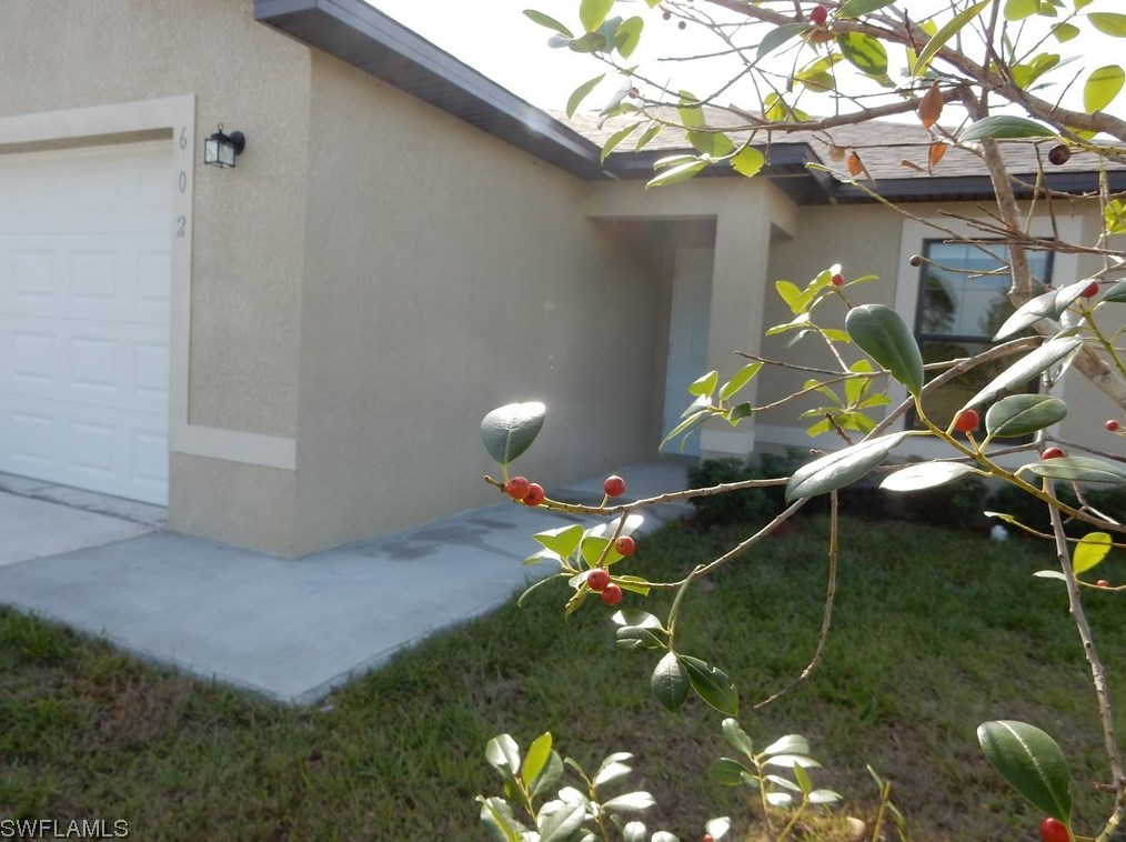827-829 Sw 32nd Terrace, Cape Coral, FL 33914