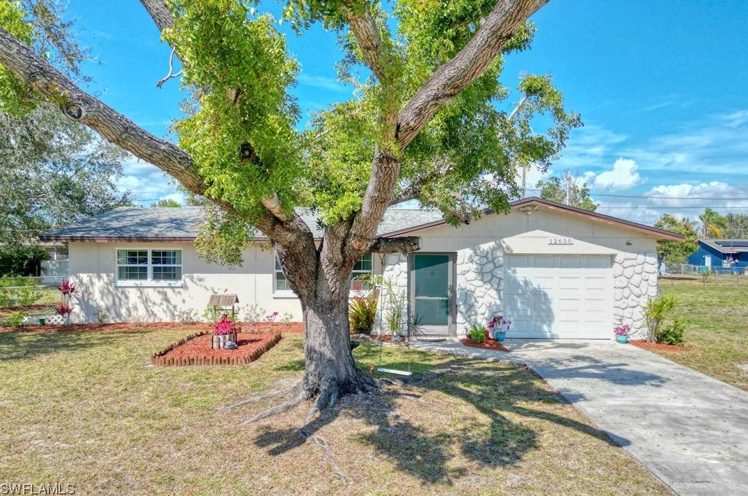 12650 2nd St, Fort Myers, FL 33905-1909