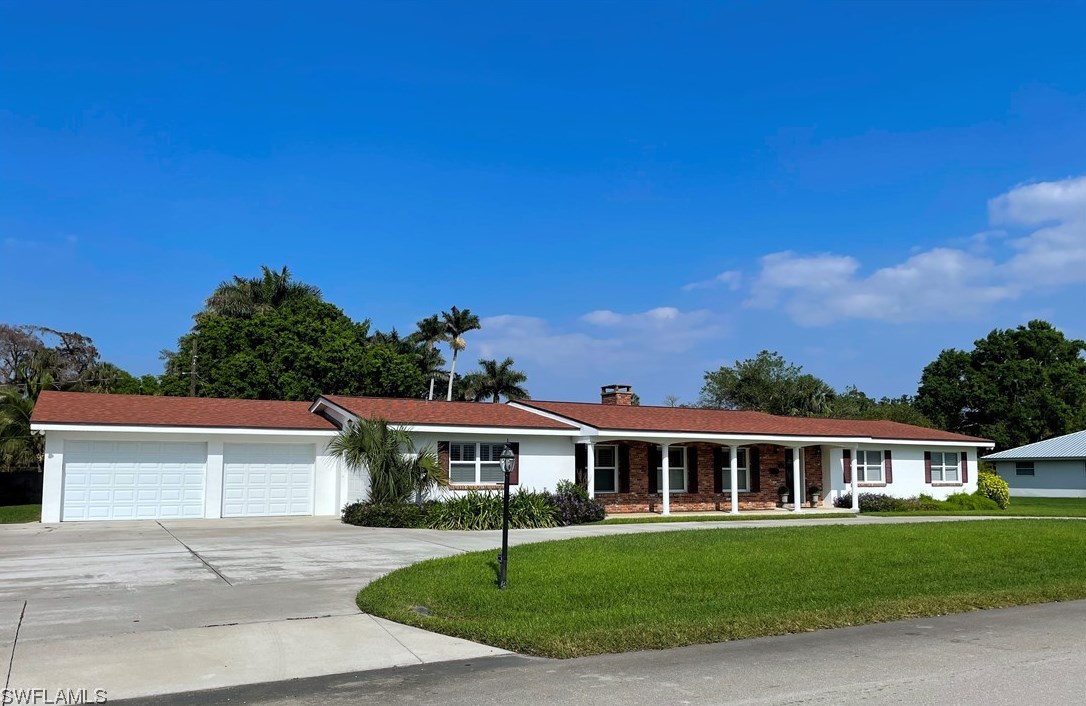 415 Avenida Del Rio, Clewiston, FL 33440-2427