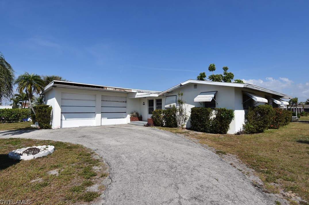 5349 Majestic Ct, Cape Coral, FL 33904-5946