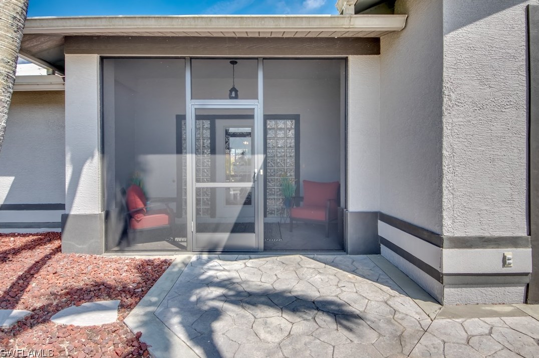 1011 4th Ave, Cape Coral, FL 33909-1317