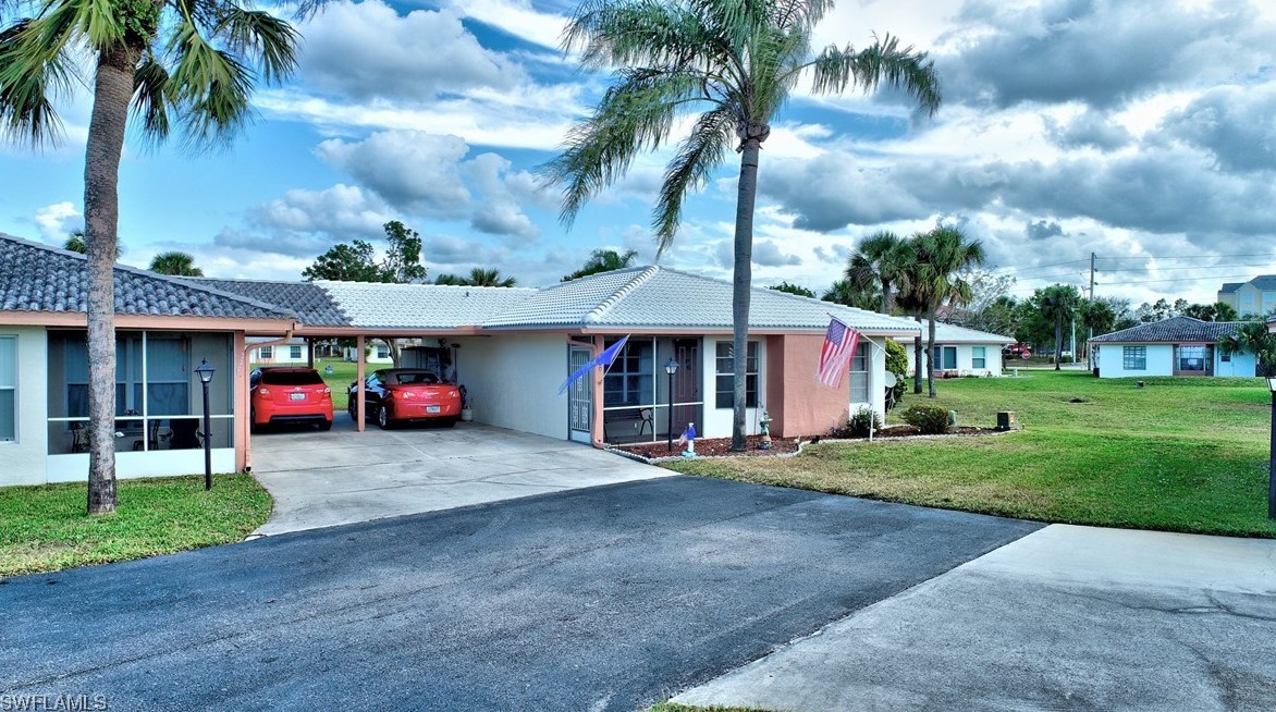 220 Oakmont Pkwy, Lehigh Acres, FL 33936