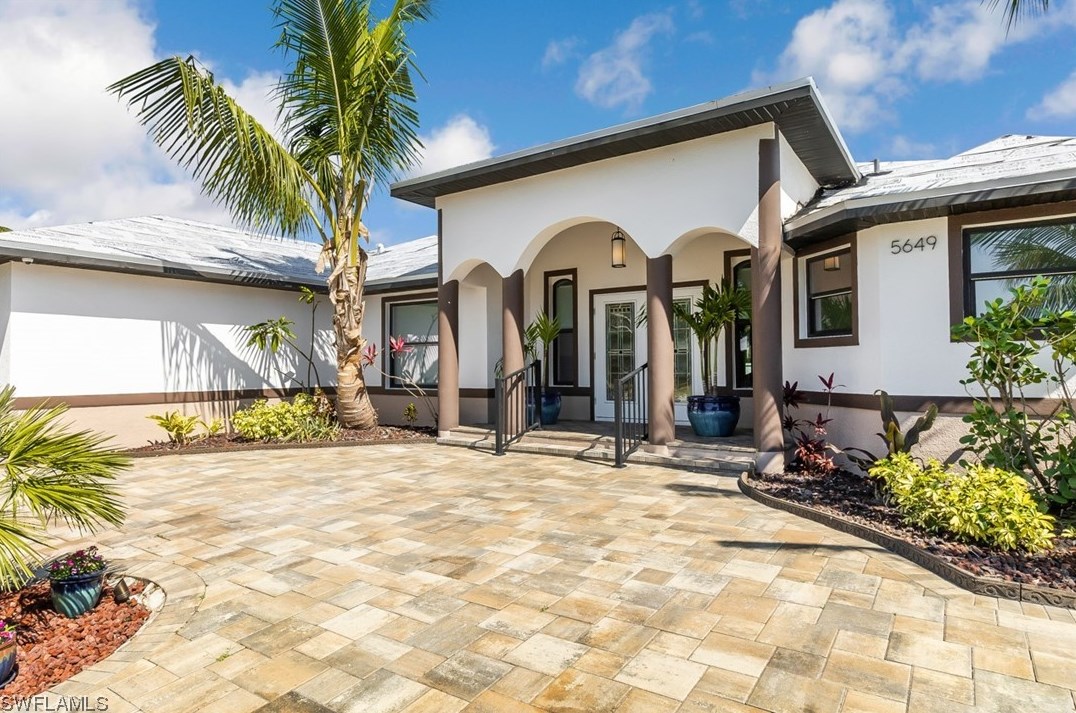 5649 Winkler Rd, Fort Myers, FL 33919-2627