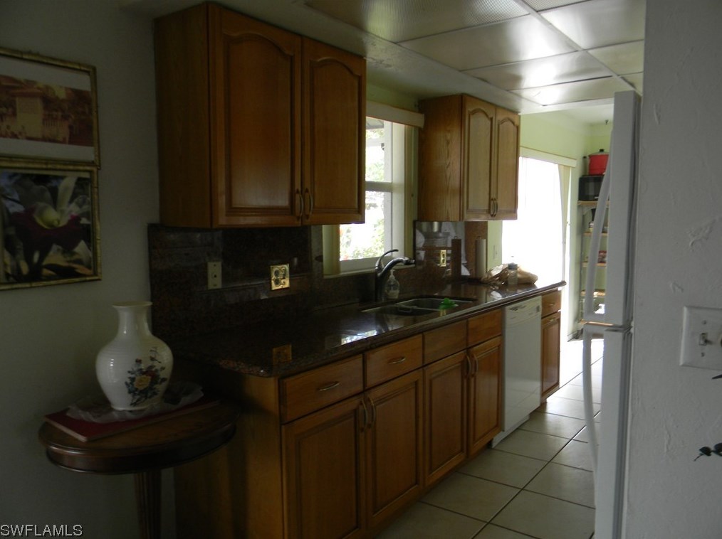 8331 Beacon Blvd, Fort Myers, FL 33907-3002