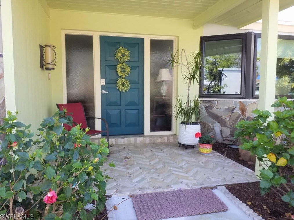 1604 Mayfair Rd, Fort Myers, FL 33919-6431