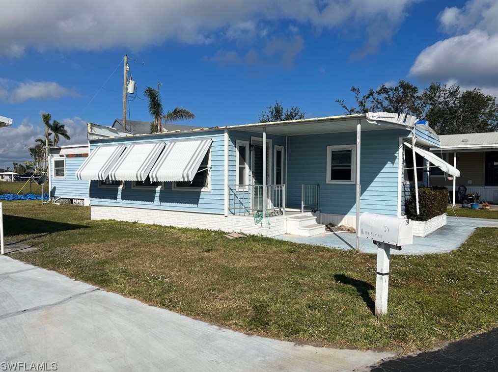 160 Adrienne Dr, Fort Myers, FL 33908-3403
