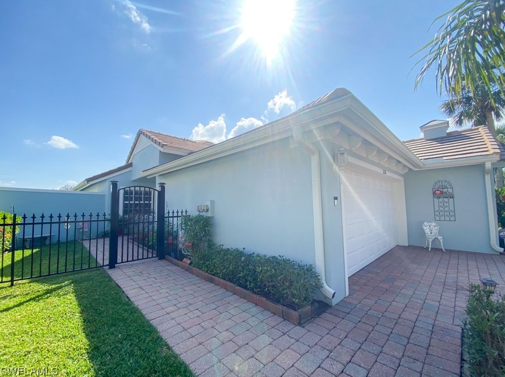 2226 Summersweet Dr, Alva, FL 33920-4606