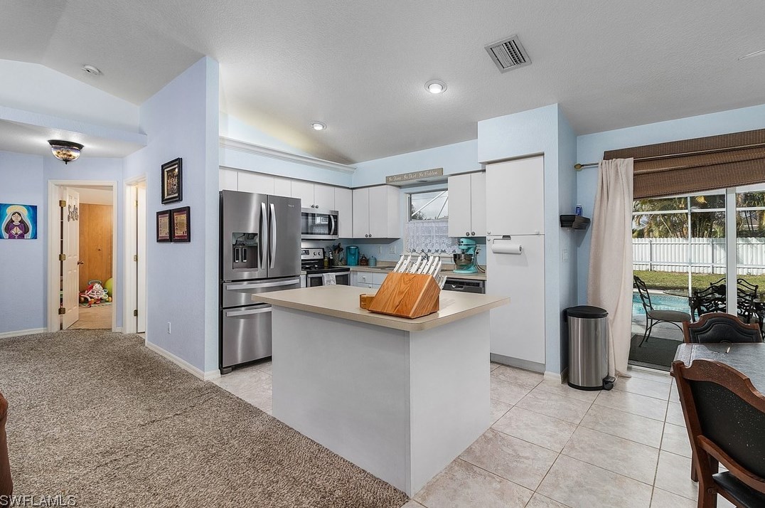 432 13th Ct, Cape Coral, FL 33990-2623