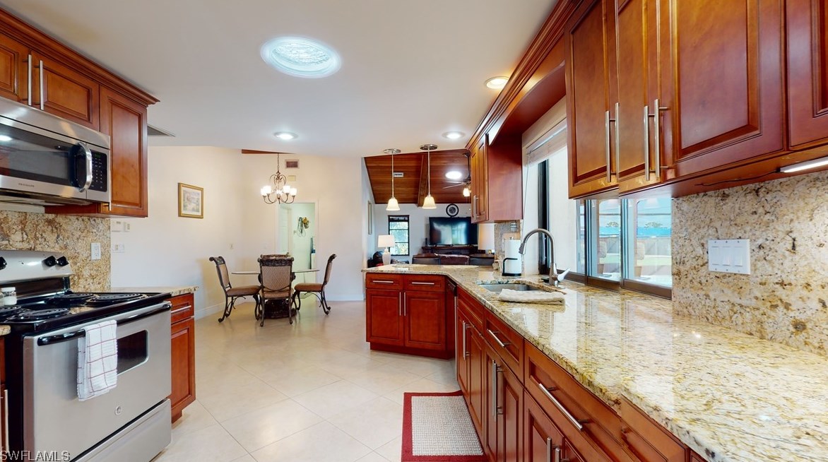 1832 Bolado Pkwy, Cape Coral, FL 33990-1366