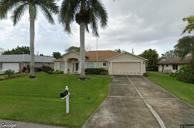 211 Se 43rd Ln, Cape Coral, FL 33904