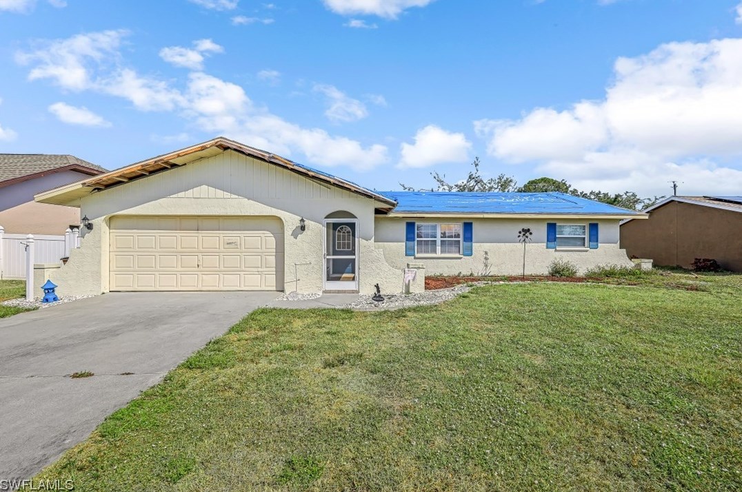 427 37th Ln, Cape Coral, FL 33914-5851