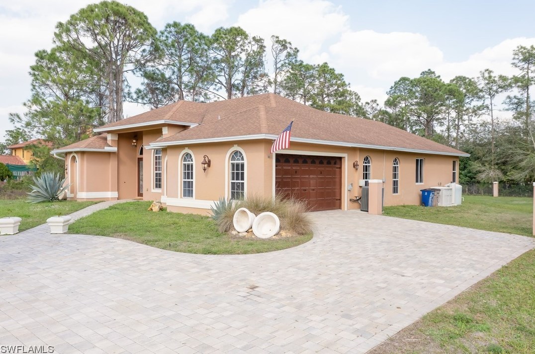 1512 Oak Ave, Lehigh Acres, FL 33972
