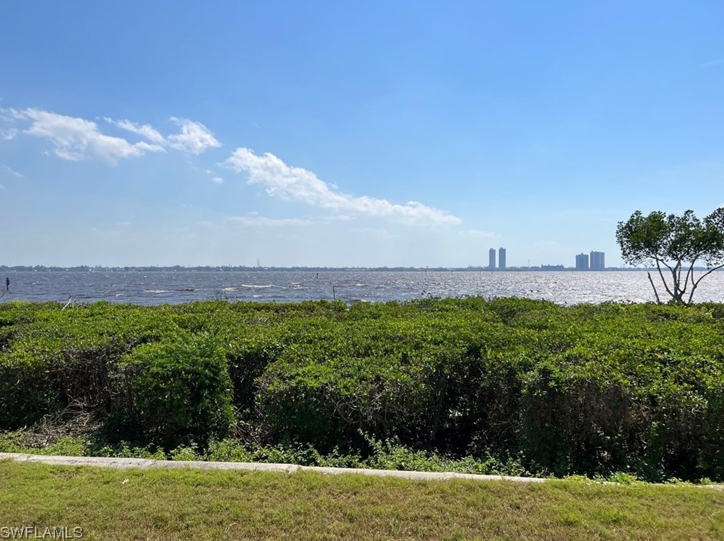 5546 Adam Dr, Fort Myers, FL 33917-4021