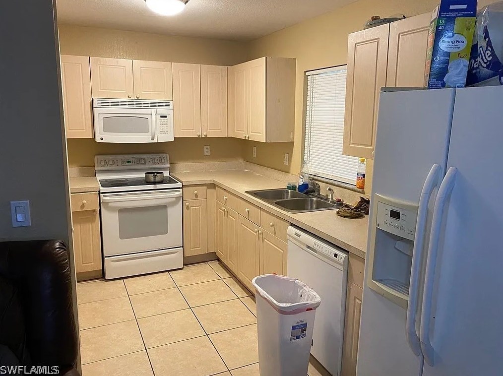 2702 Robin Ave S, Lehigh Acres, FL 33973