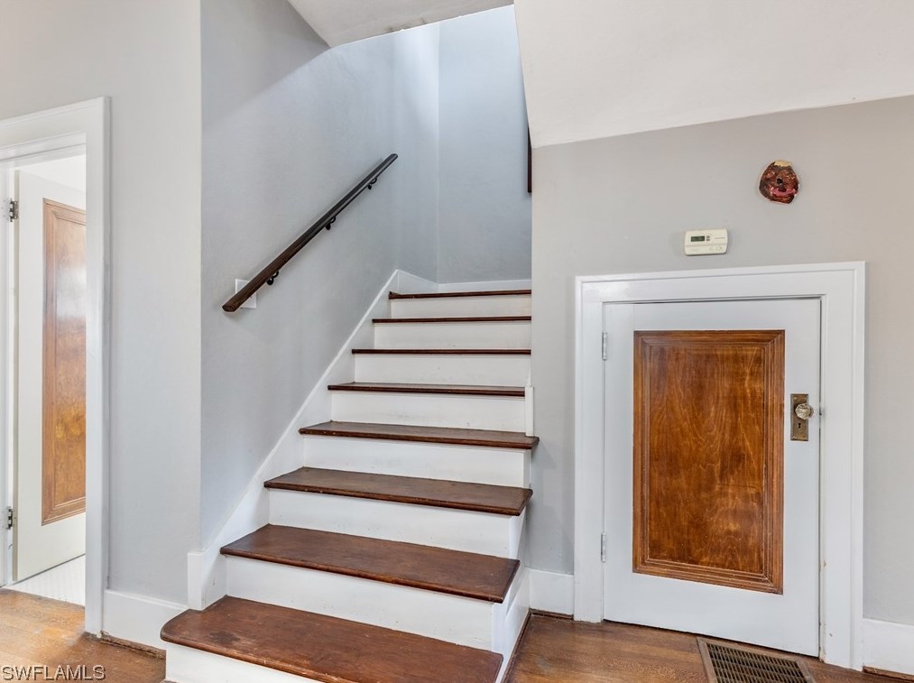 1249 Osceola Dr, Fort Myers FL exterior