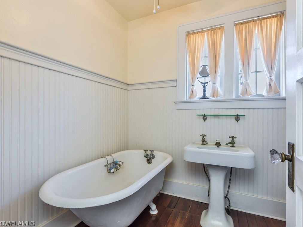 1249 Osceola Dr, Fort Myers FL exterior