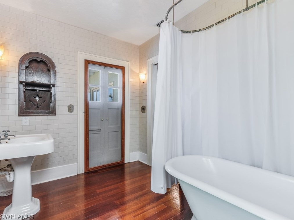 1249 Osceola Dr, Fort Myers FL exterior