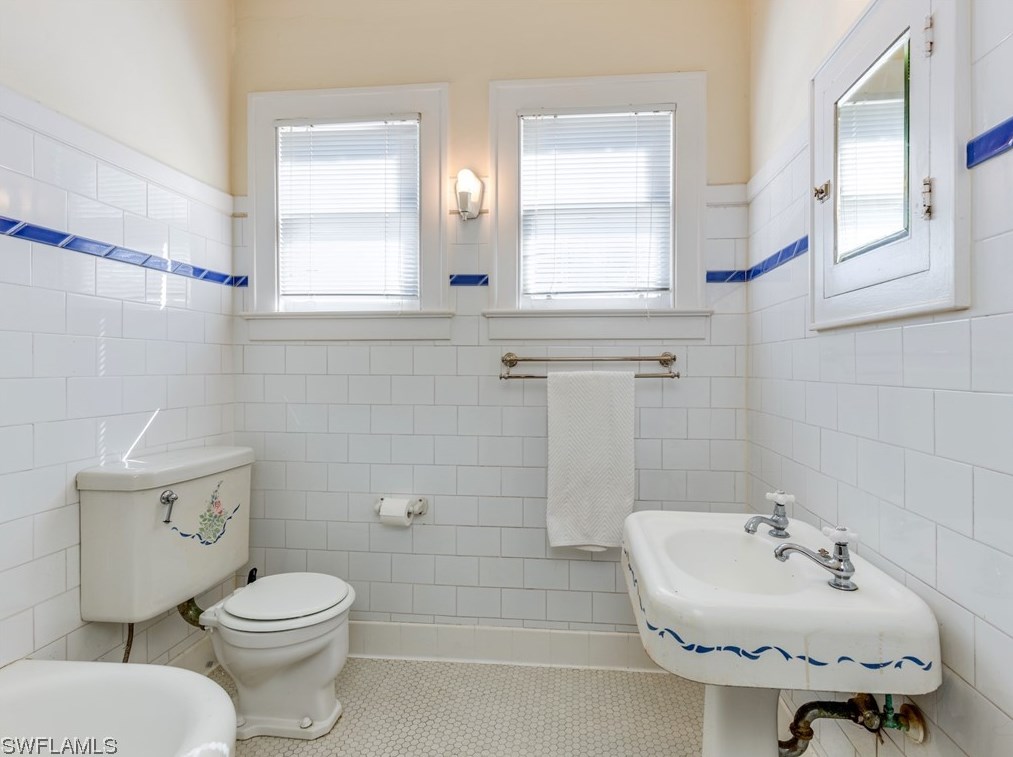 1249 Osceola Dr, Fort Myers FL exterior