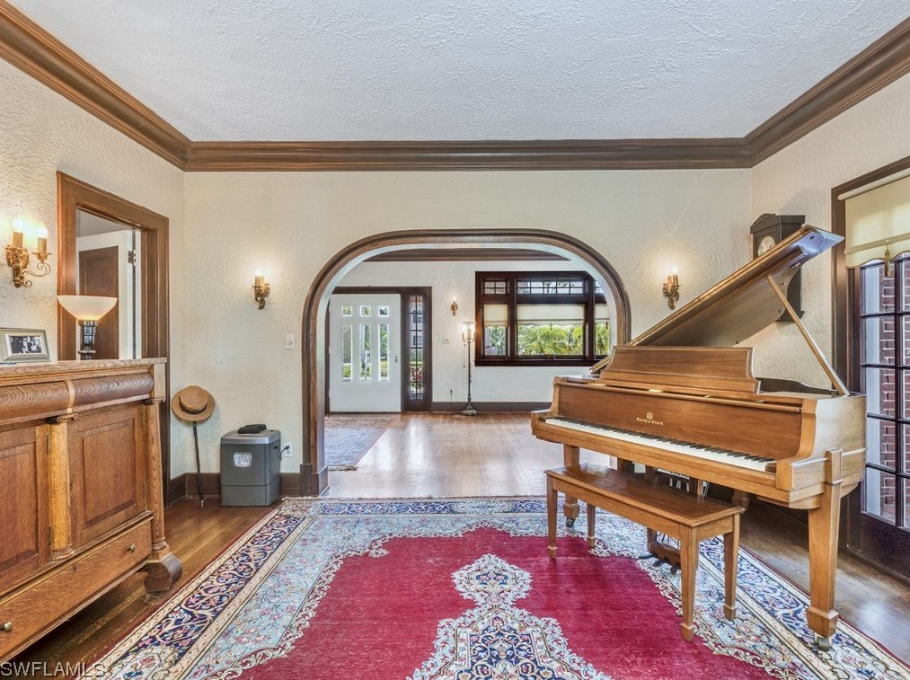 1249 Osceola Dr, Fort Myers FL exterior