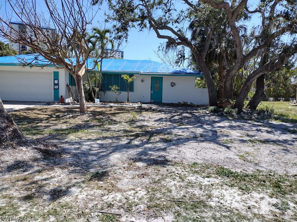 160 Sabal Dr, Fort Myers Beach, FL 33931