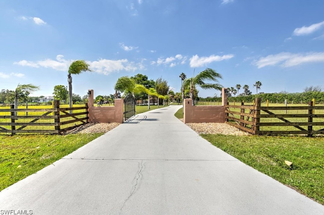 6670 Pangola Rd, Fort Myers, FL 33905-6814