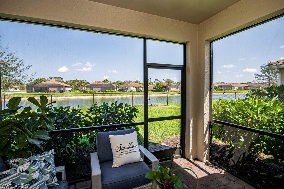 2505 Laurentina Ln, Cape Coral, FL 33909-5281